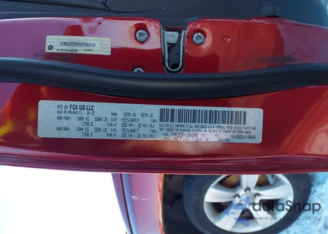 2016 Jeep Compass Latitude из США, поврежденный, VIN 1C4NJDEB4GD542046